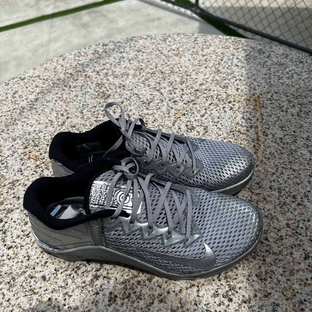 Nike Metcon 6 PRM 'Metallic Silver' Lifting
Gym DJ